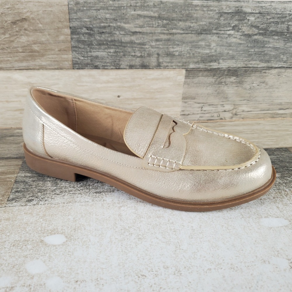 CL by Laundry Beloved Womens Loafer Sz 8.5 Metallic Gold Round Toe Slip On Shoes